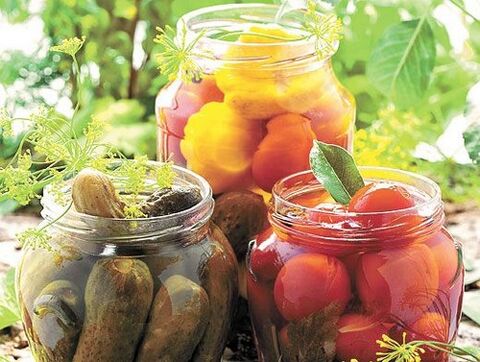 pickles and tomatoes to remove parasites